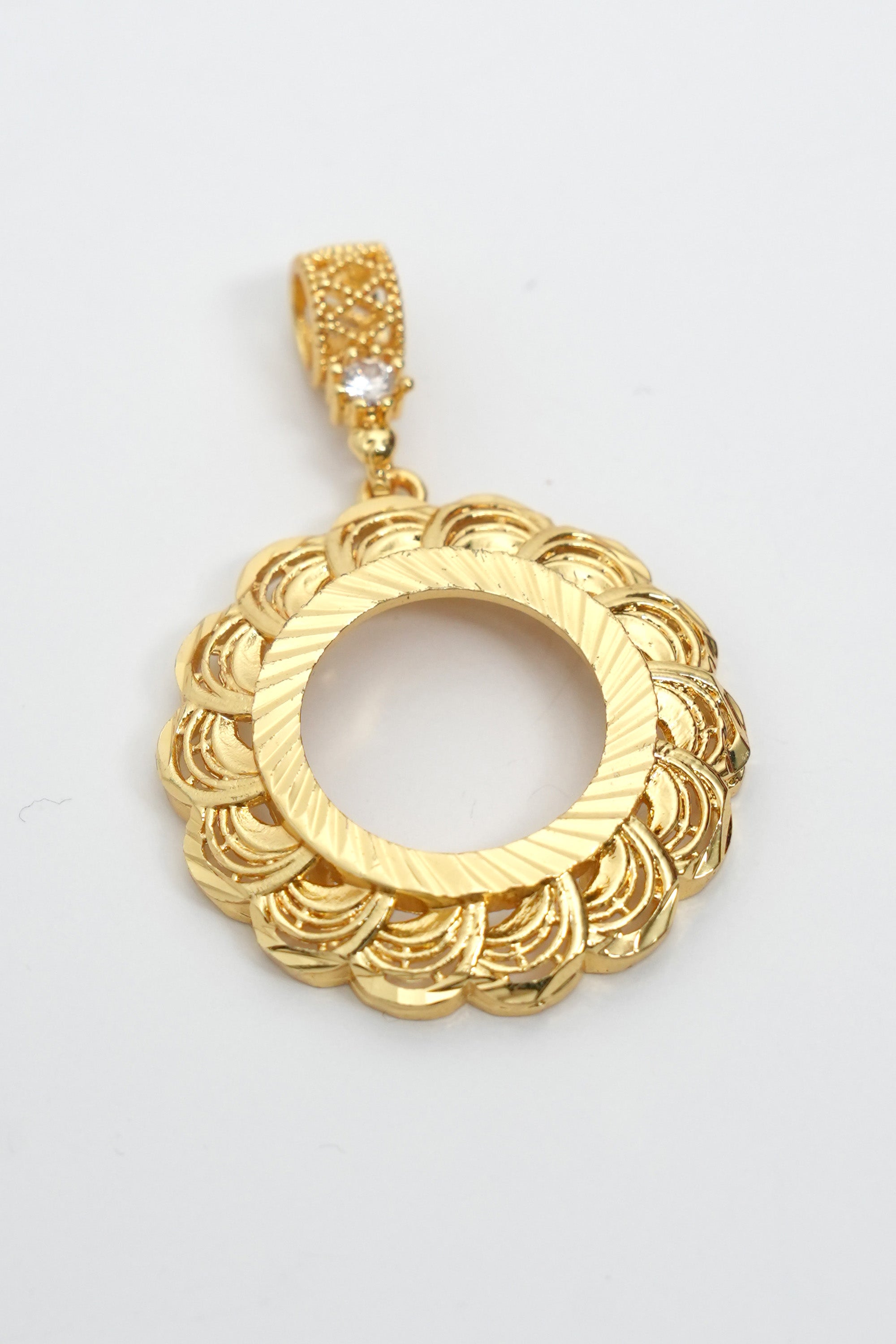 Saf Çember 22K Altın Kaplama Kolye Ucu