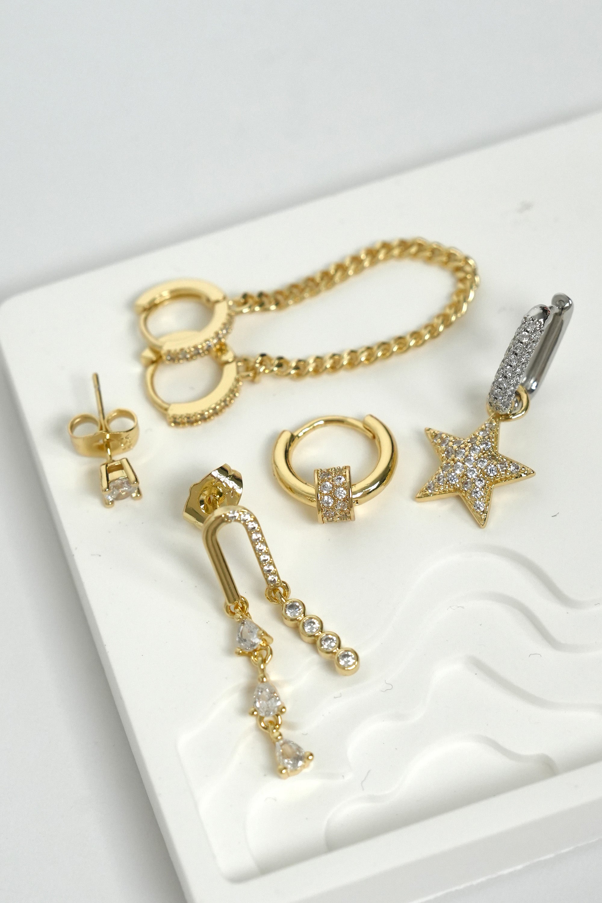 Altın Yörünge Çoklu Luxe Küpe