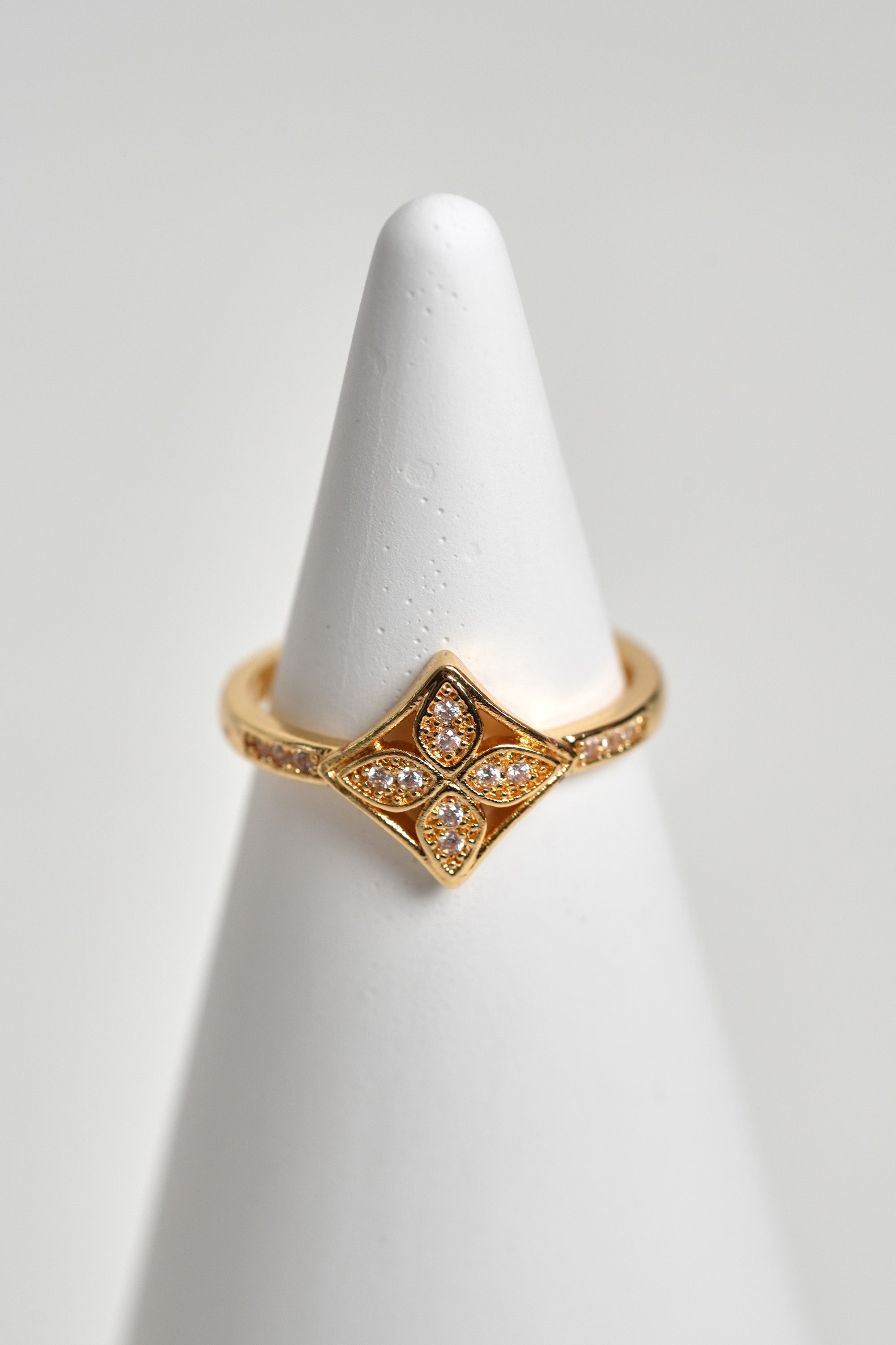 Kalkan Işıltısı 14K Altın Kaplama Vintage Yüzük