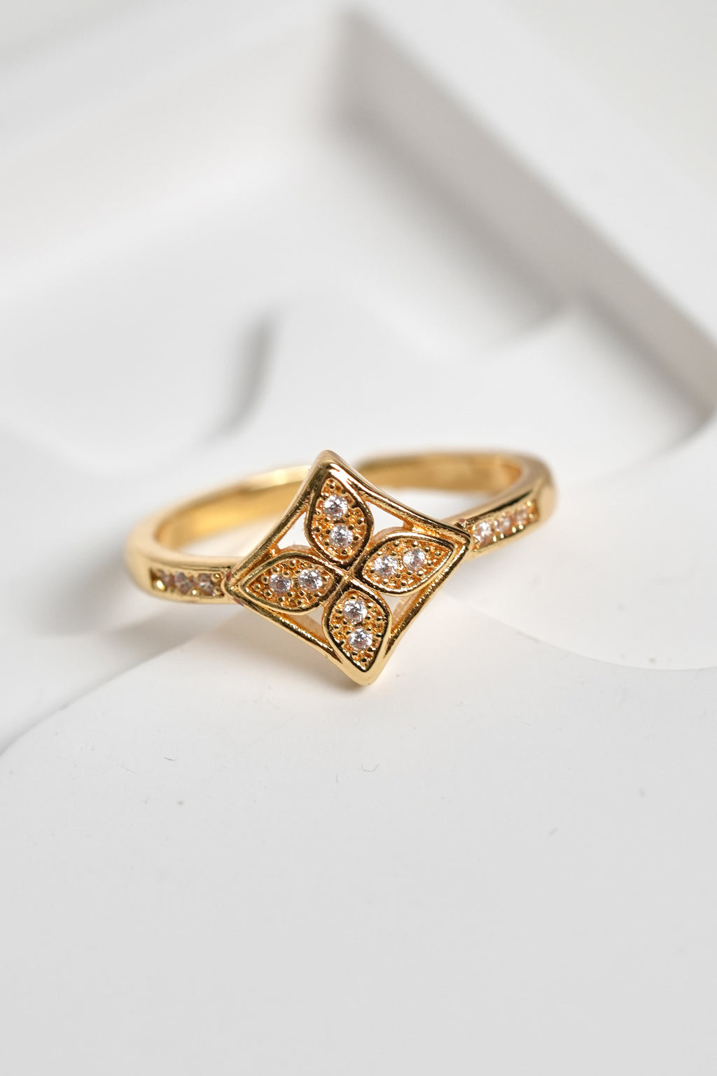 Kalkan Işıltısı 14K Altın Kaplama Vintage Yüzük