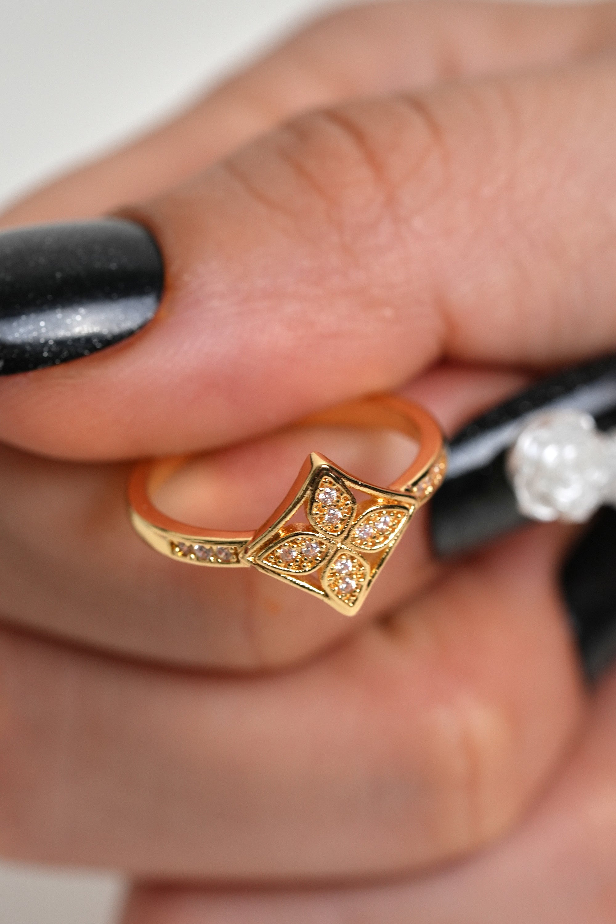 Kalkan Işıltısı 14K Altın Kaplama Vintage Yüzük