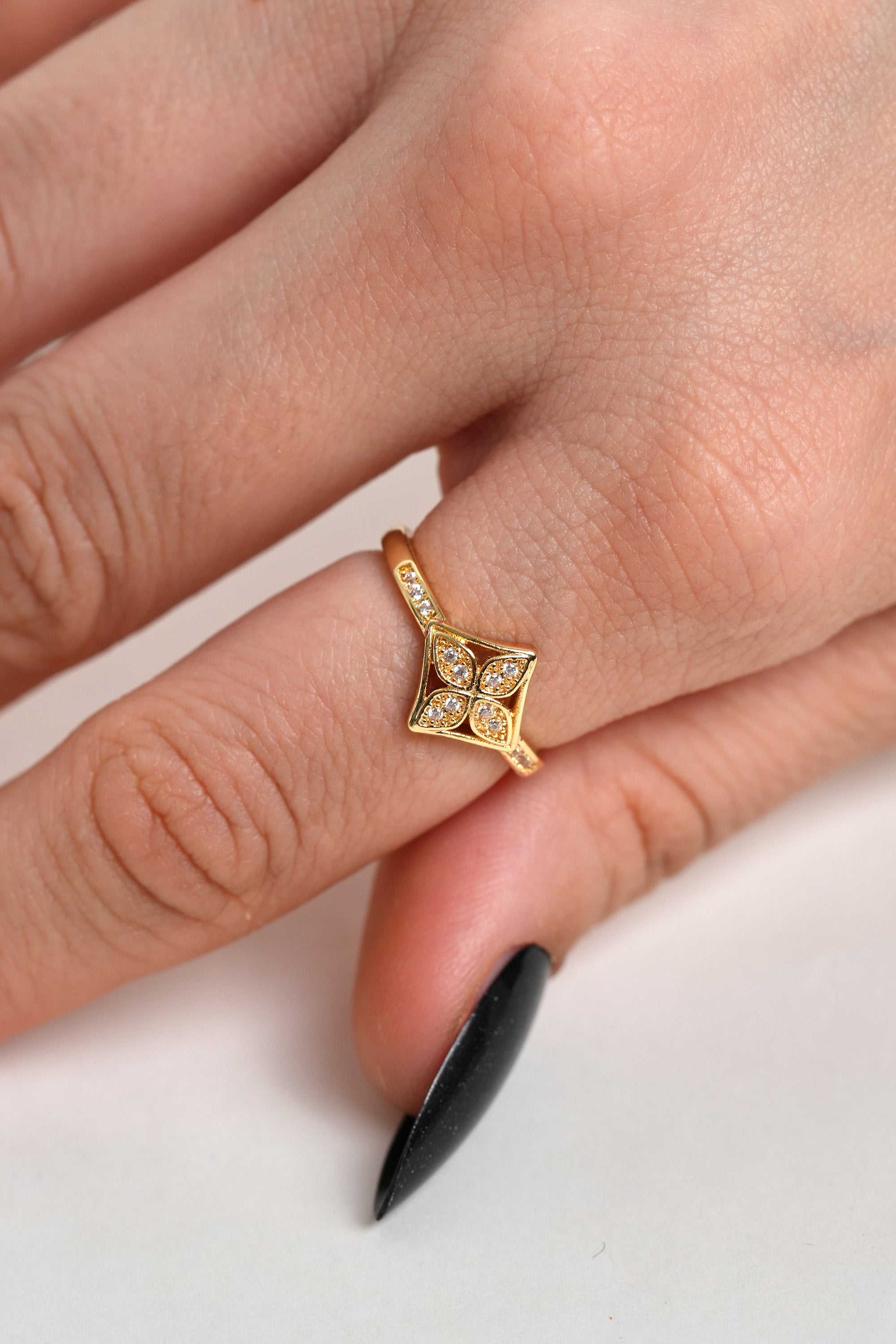 Kalkan Işıltısı 14K Altın Kaplama Vintage Yüzük