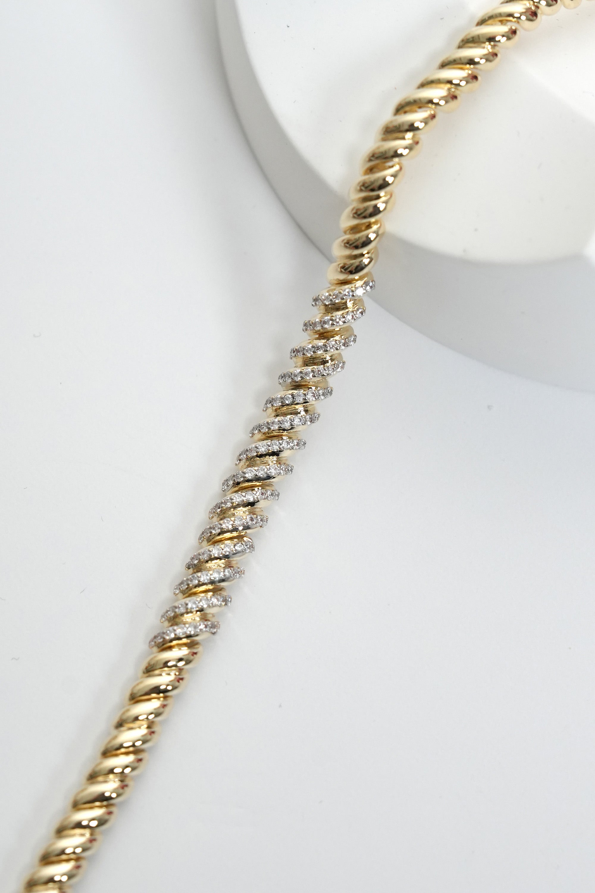 Zarif Sarmal Güç 14K Vip Bileklik