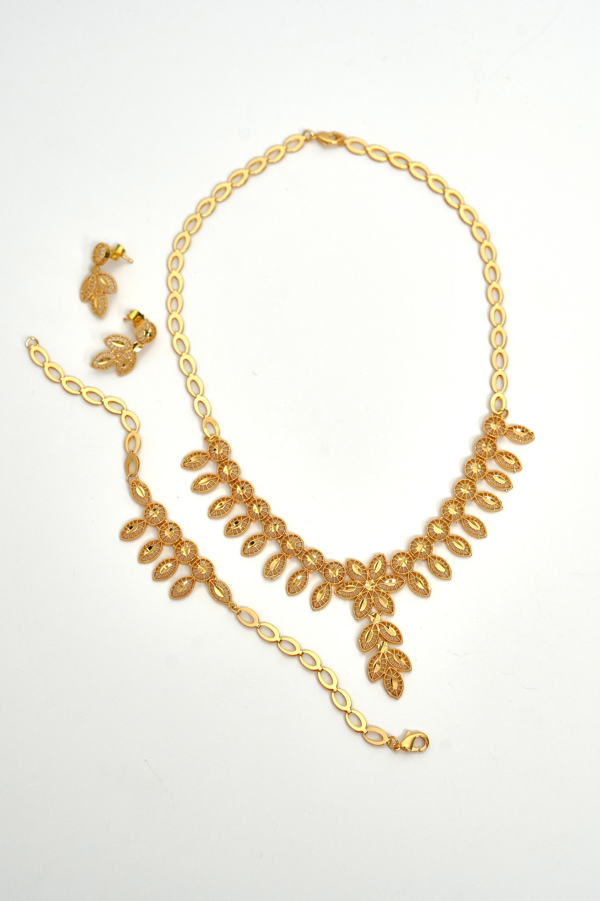 Altın Yaprak Şöleni 22K Altın Kaplama Set