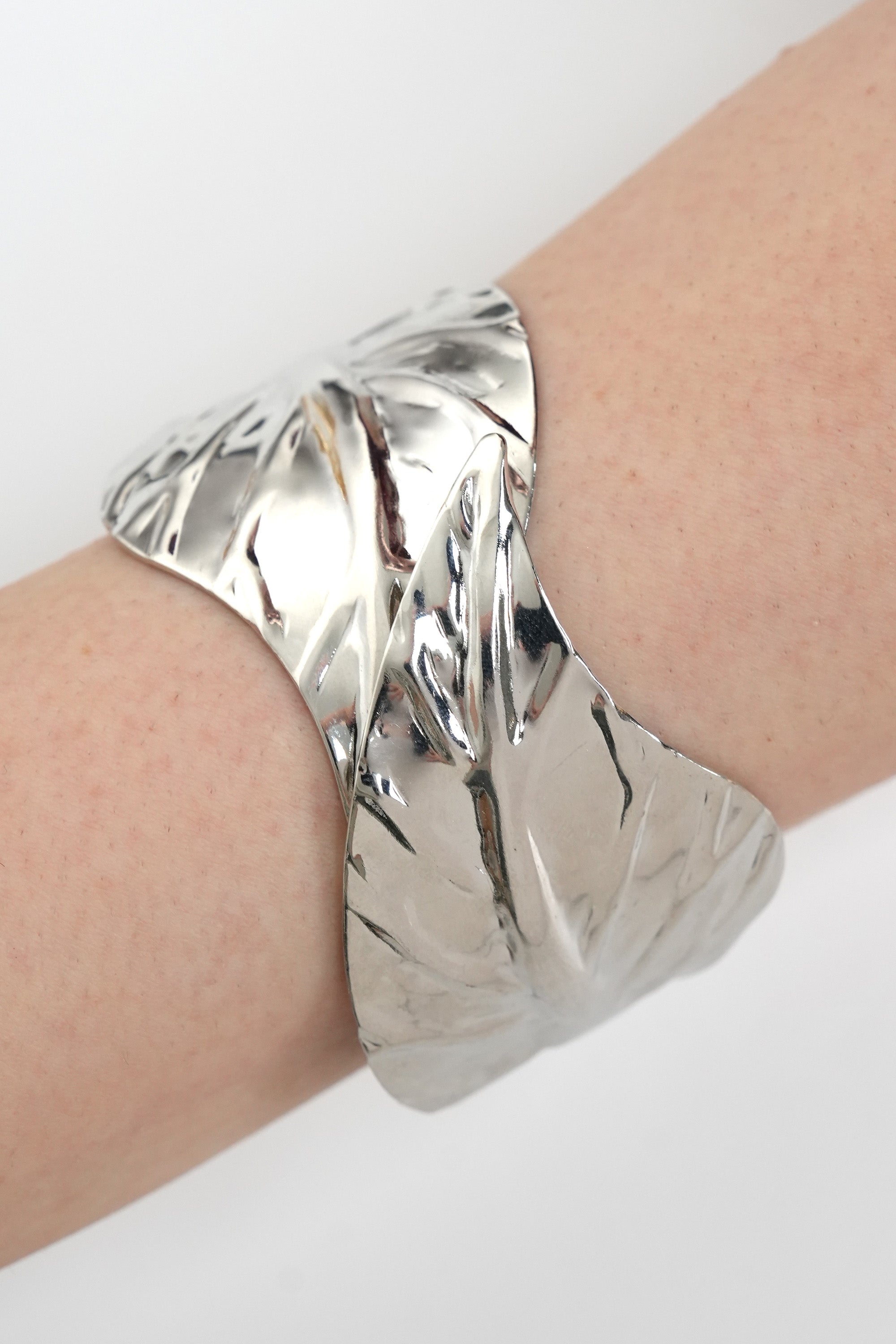 Formun Gücü ZR Model Kelepçe