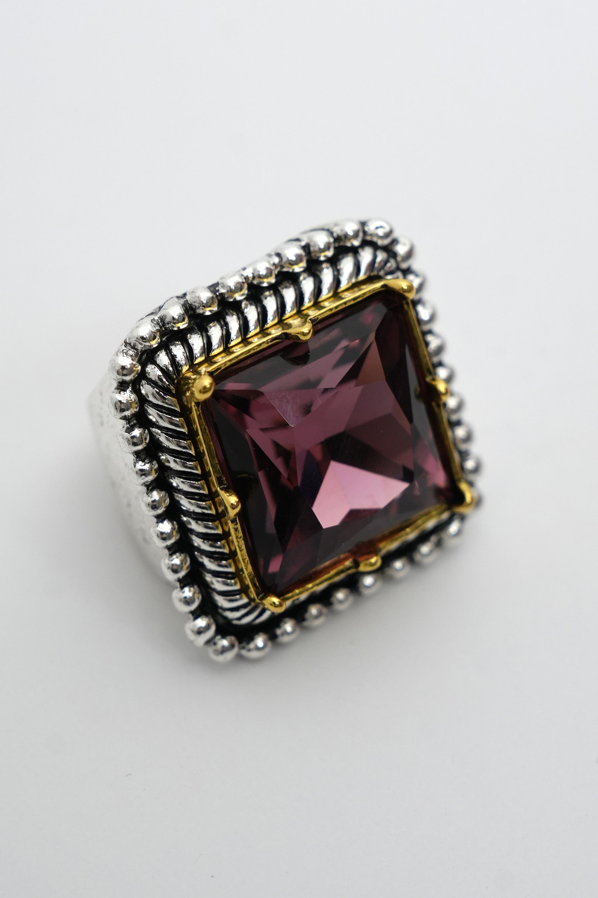 Asil Köşe ZR Model Yüzük