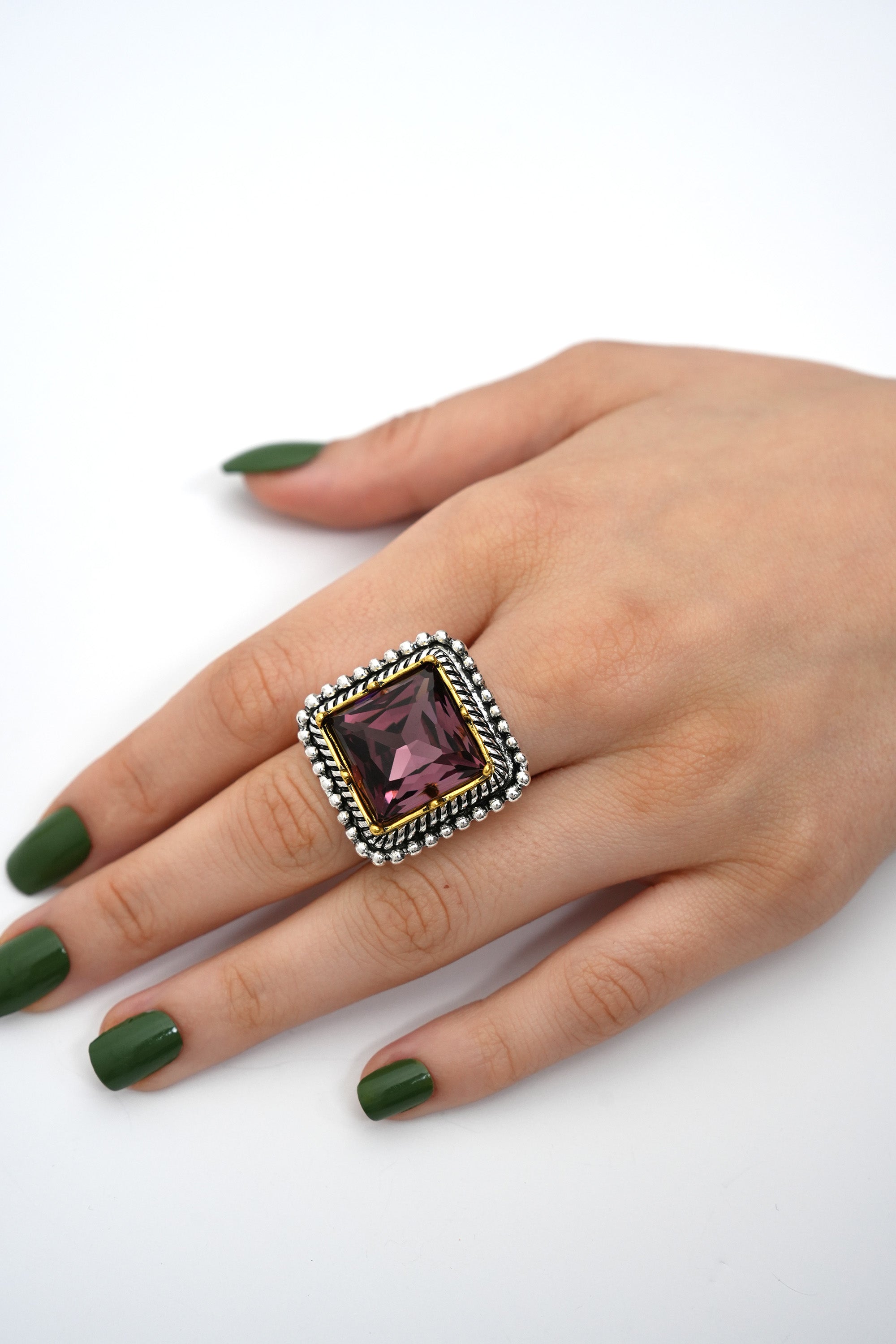 Asil Köşe ZR Model Yüzük