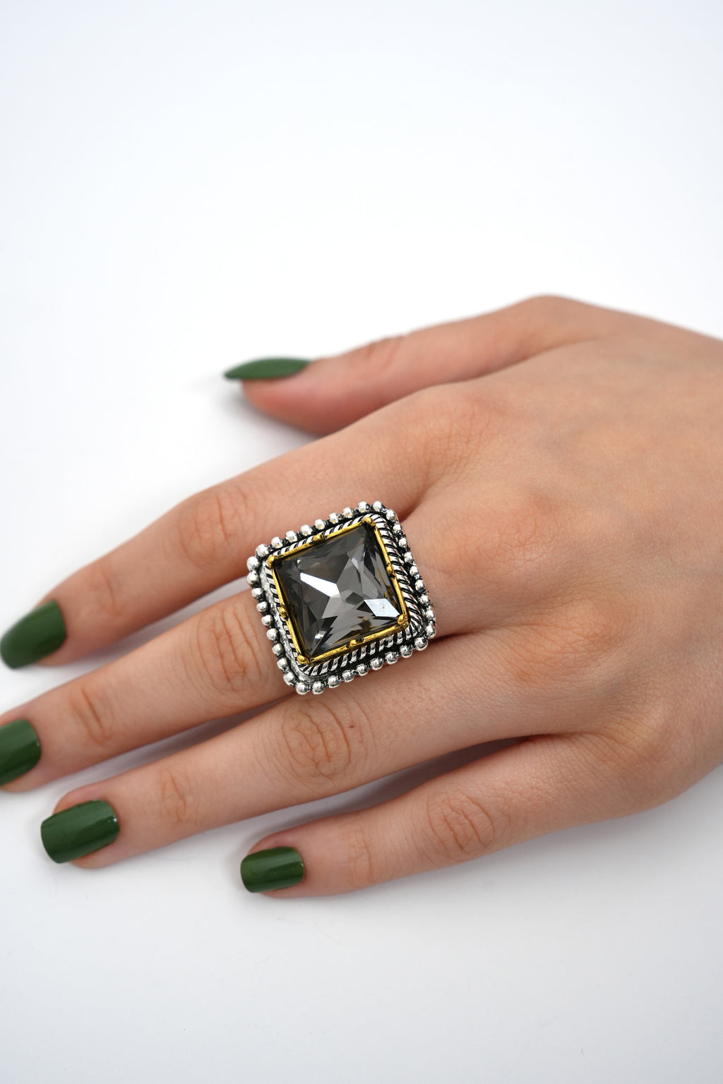 Asil Köşe ZR Model Yüzük