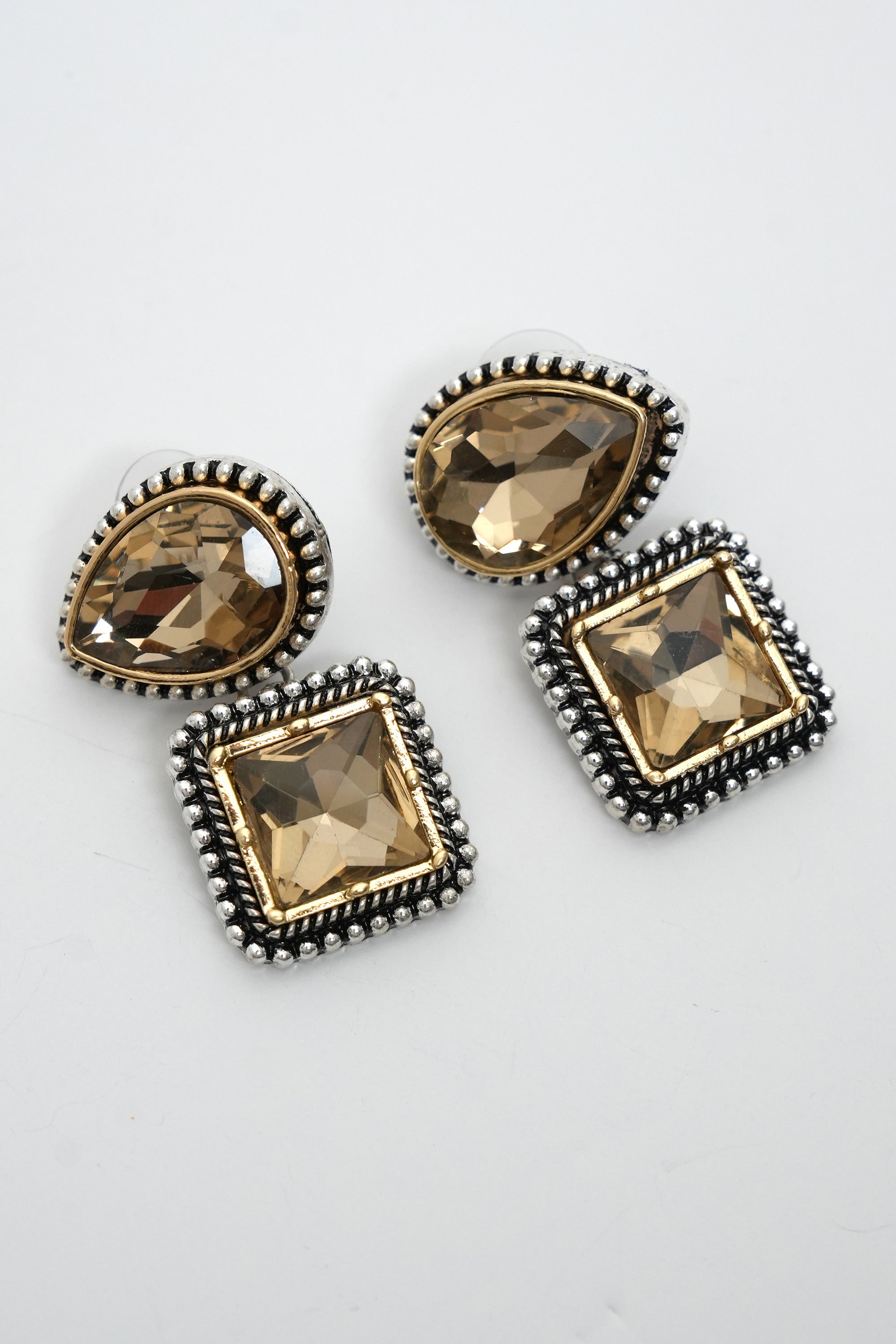 Kadim Köşe Akışı ZR Model Küpe