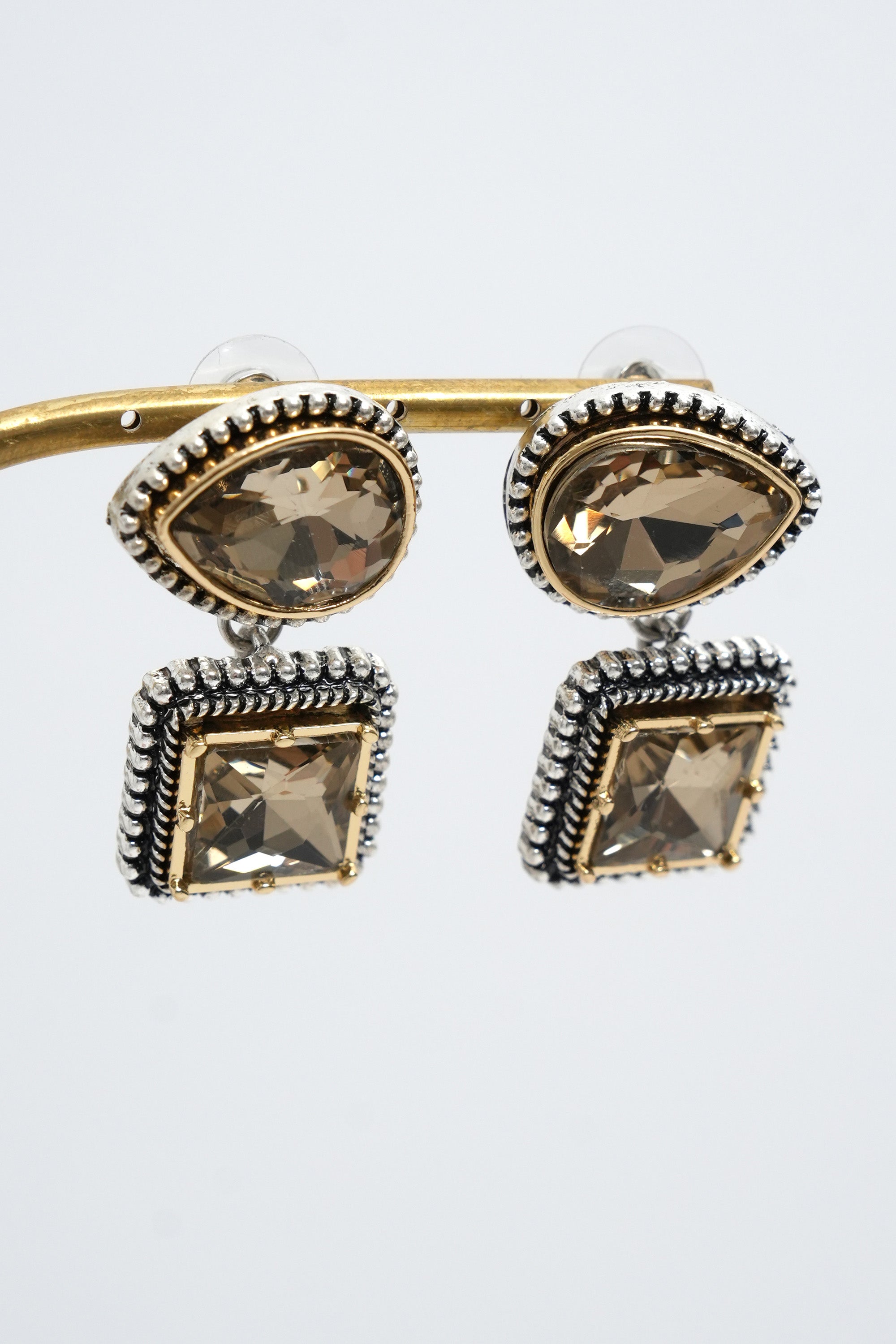 Kadim Köşe Akışı ZR Model Küpe