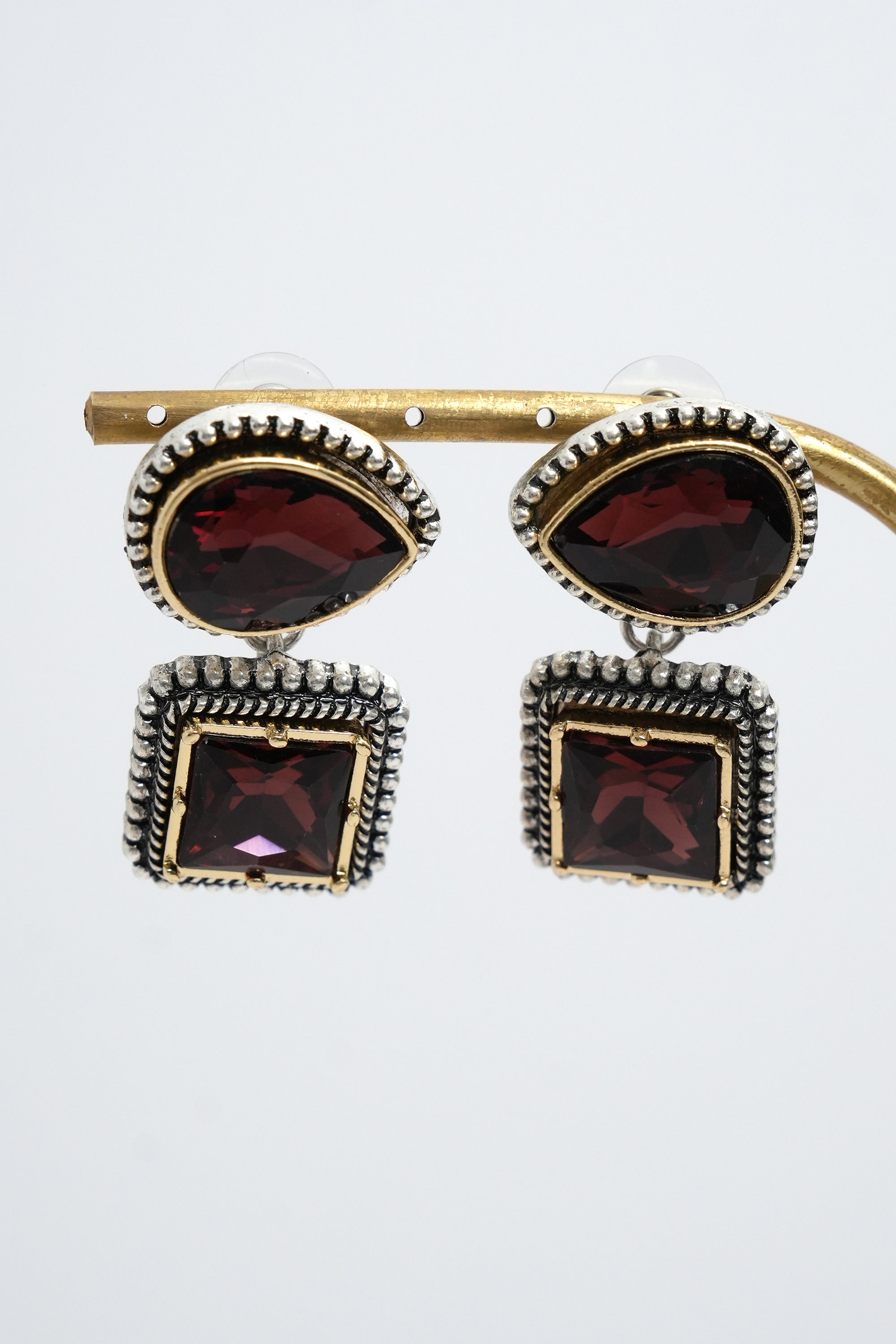 Kadim Köşe Akışı ZR Model Küpe