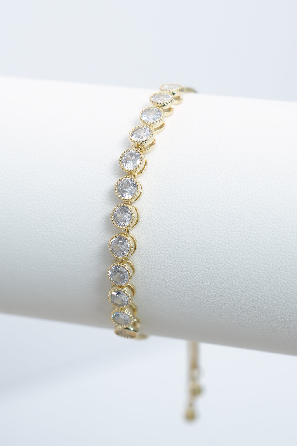 Yuvarlak İmza Asansörlü VIP Bileklik