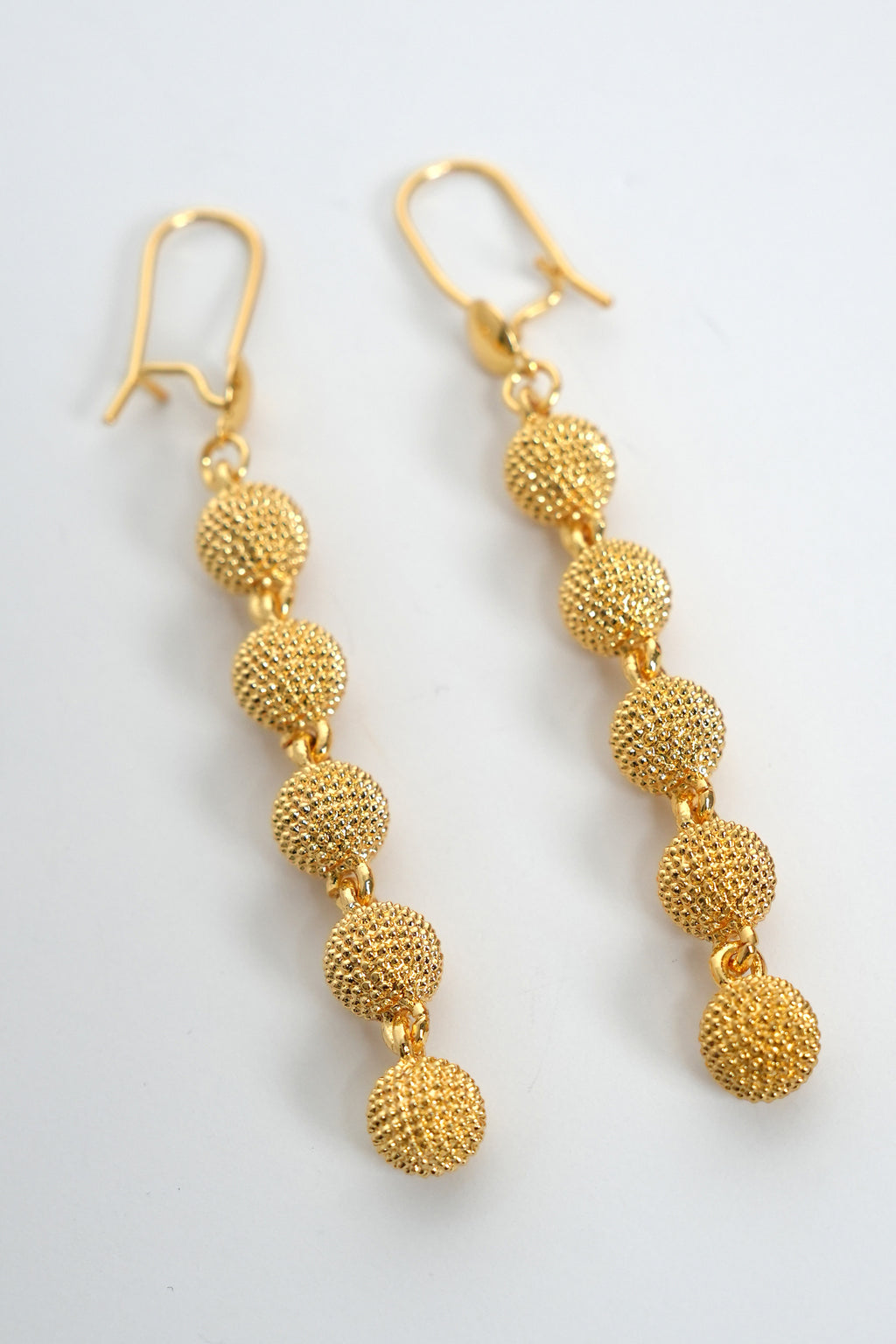 Zarif Küreler 22K Altın Kaplama Küpe