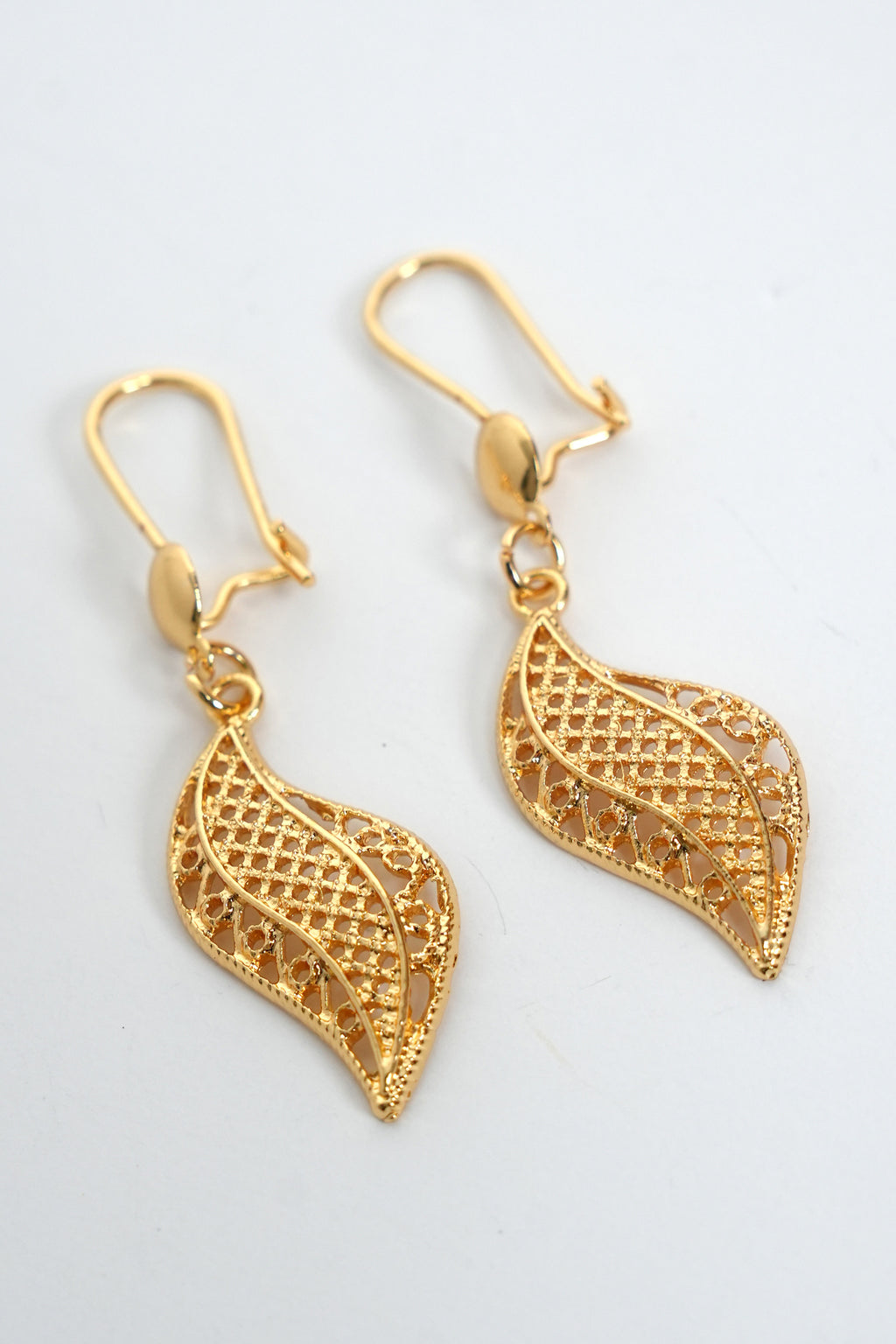 Altın Yaprak Telkârisi 22K Altın Kaplama Küpe