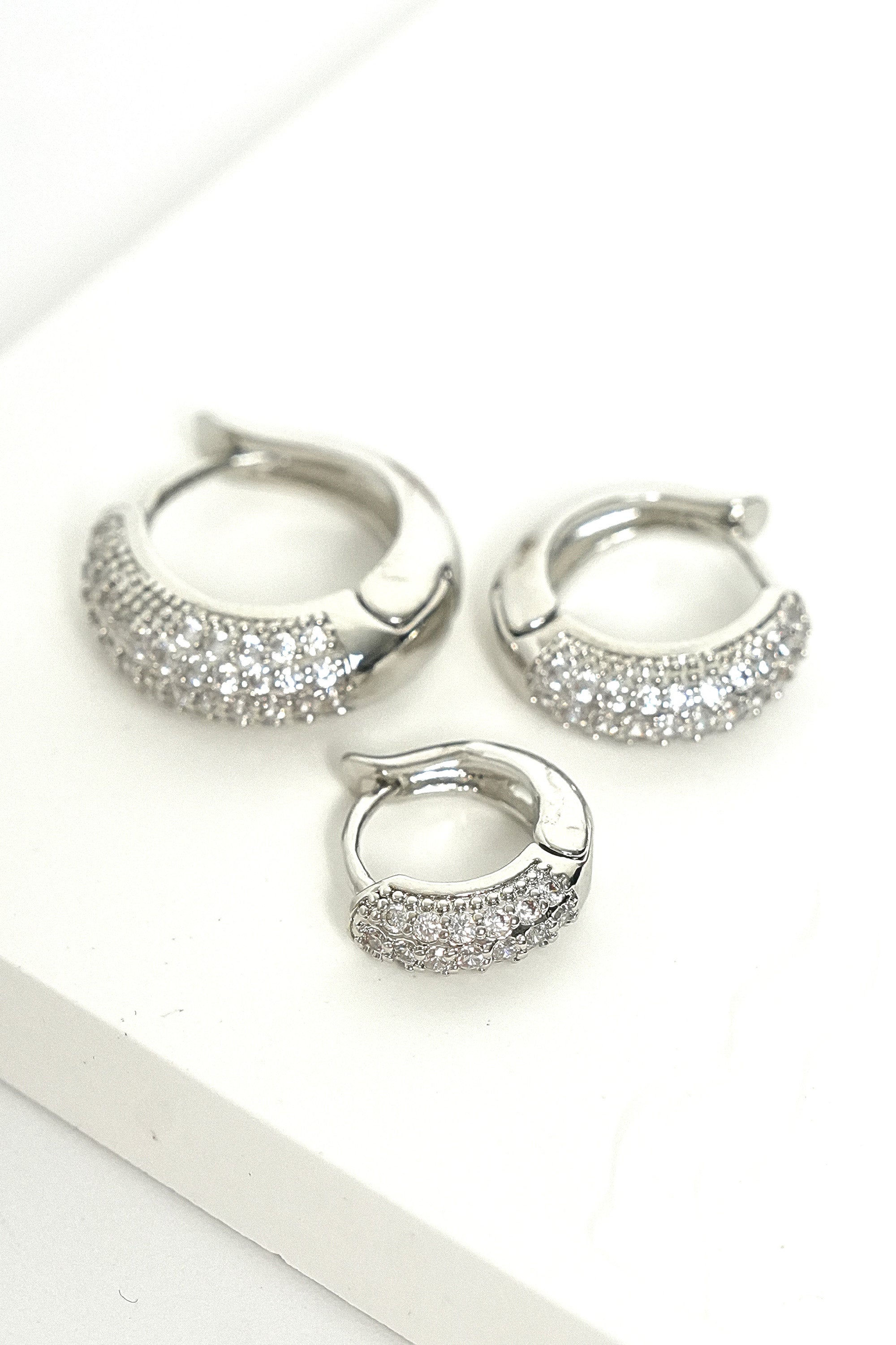 Parıltı Kademe Çoklu Luxe Küpe