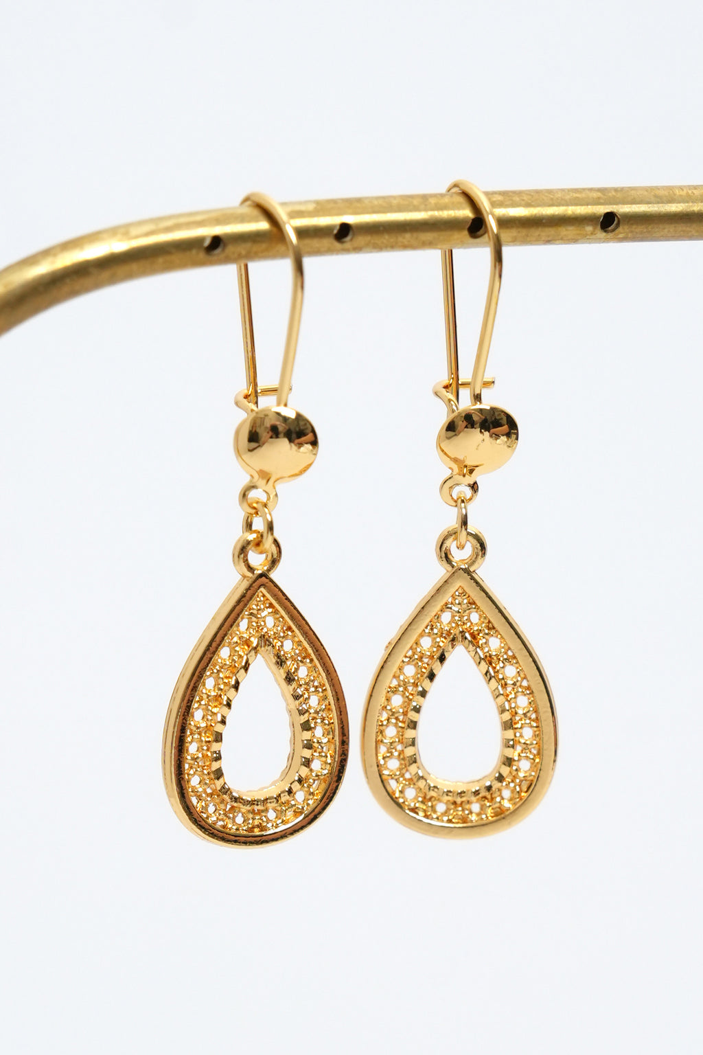 Altın Işık Damlası 22K Altın Kaplama Küpe