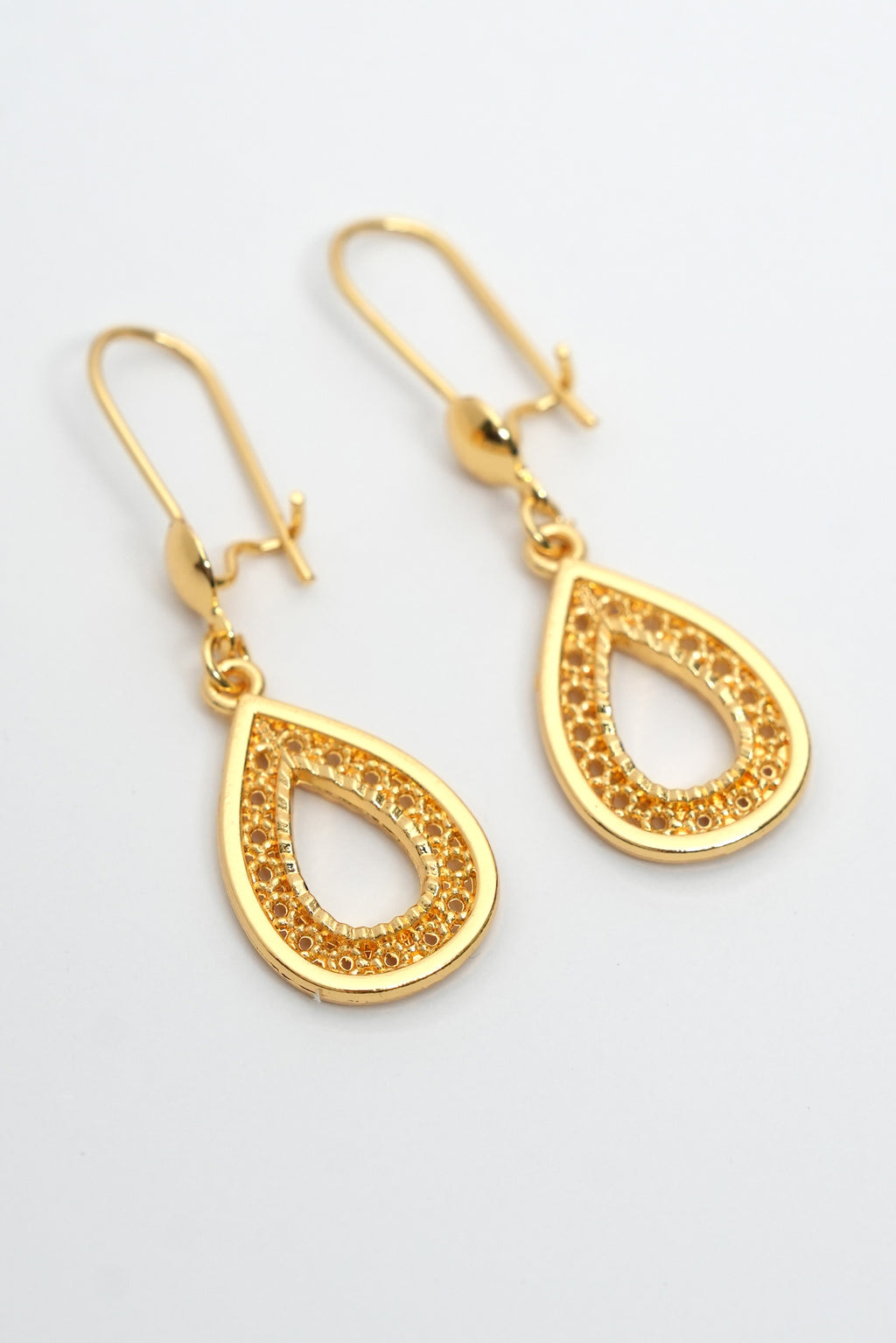 Altın Işık Damlası 22K Altın Kaplama Küpe