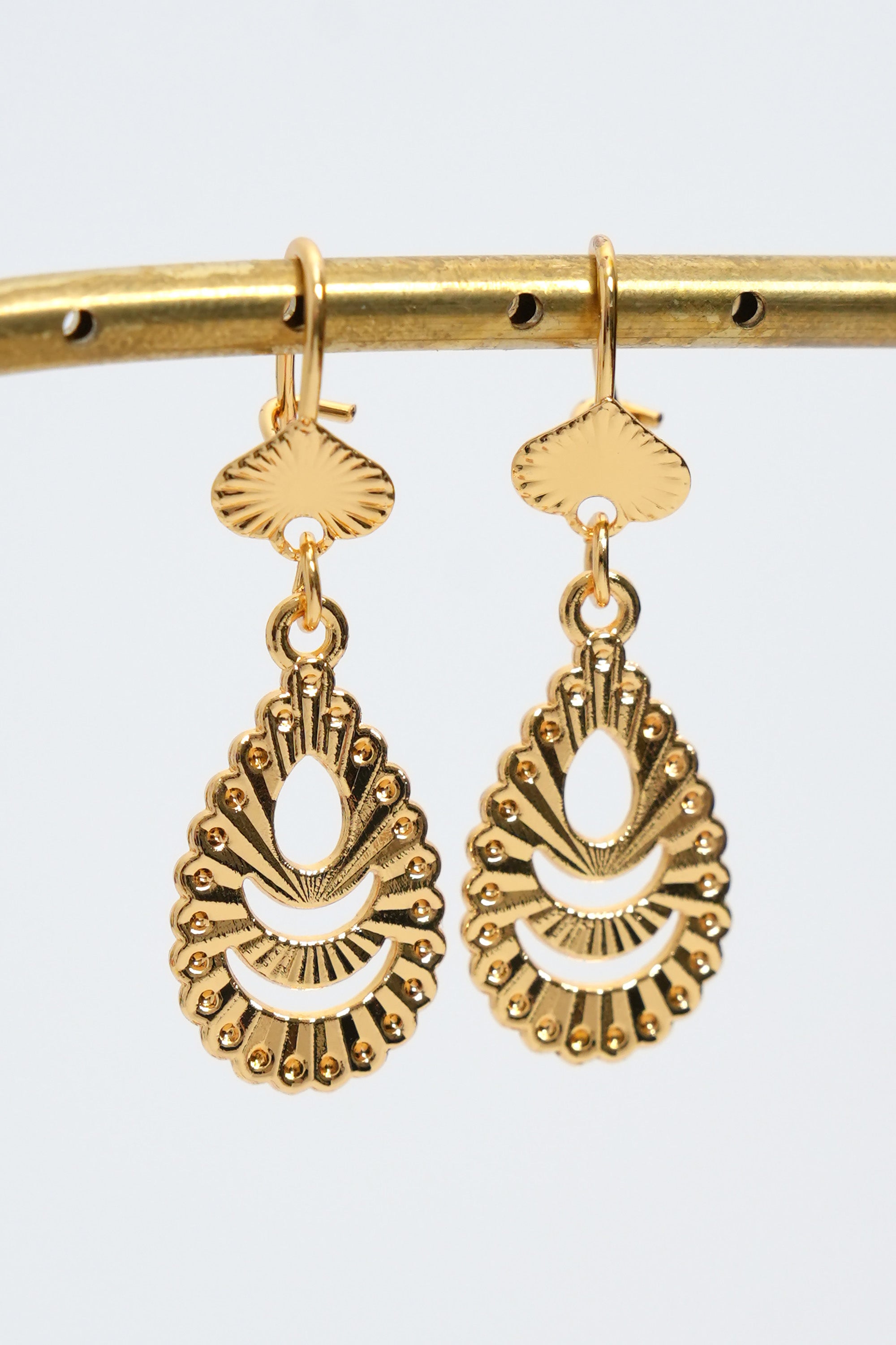 Ay Tacı Damla 22K Altın Kaplama Küpe