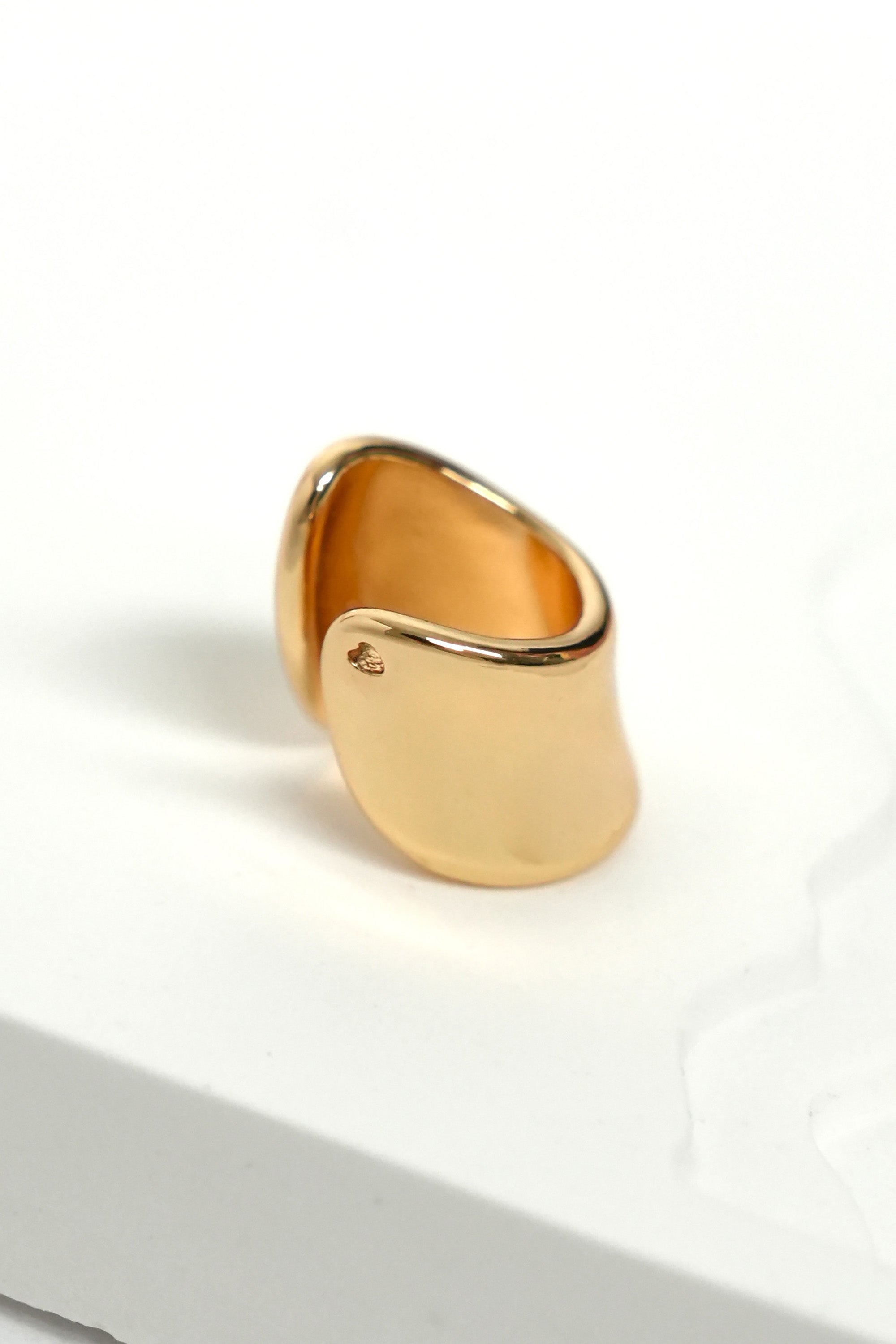 Altın Akış Formu Ear Cuff Luxe Küpe