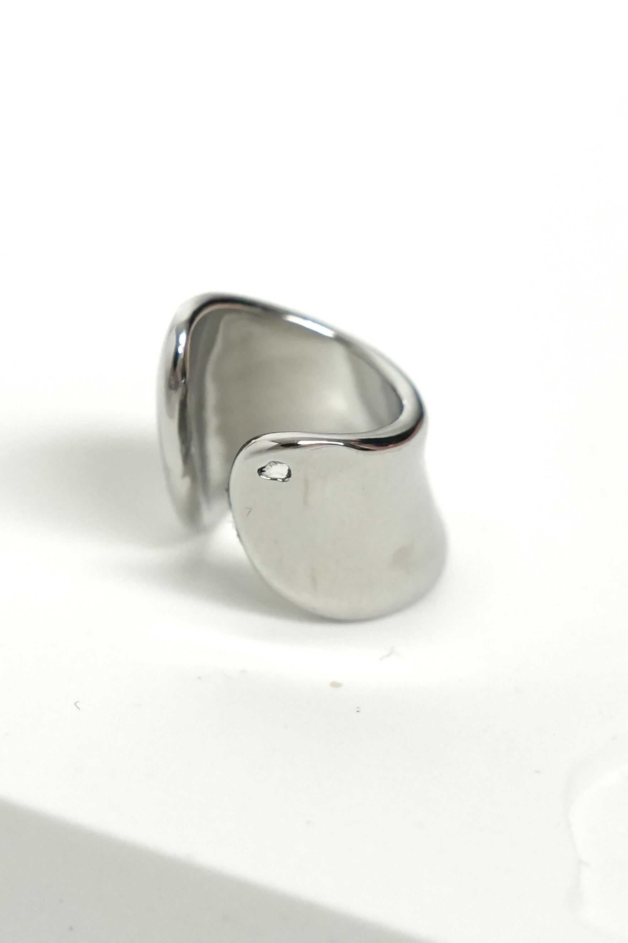 Altın Akış Formu Ear Cuff Luxe Küpe