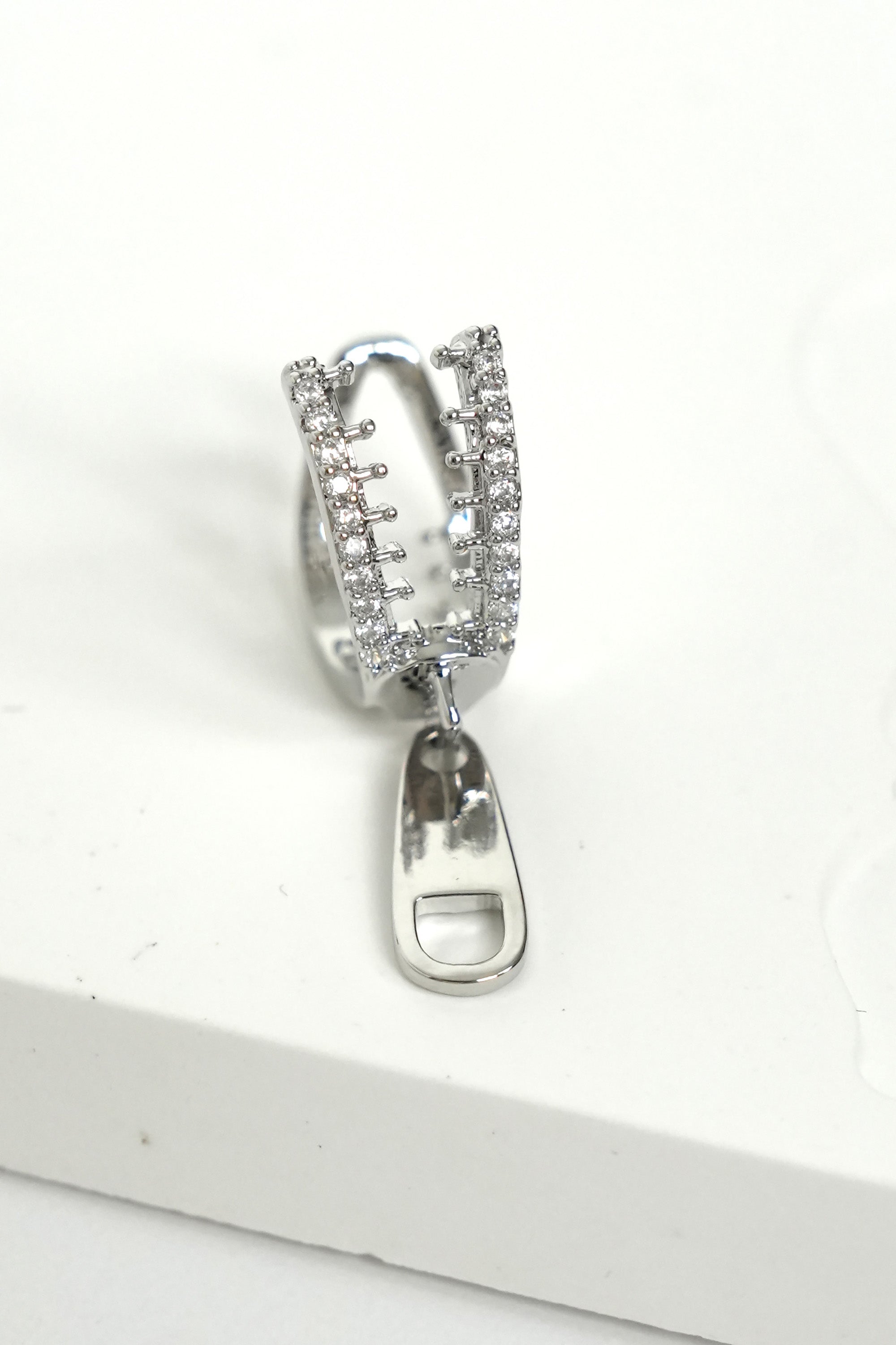 Zincir Işıltısı Ear CuffLuxe Küpe