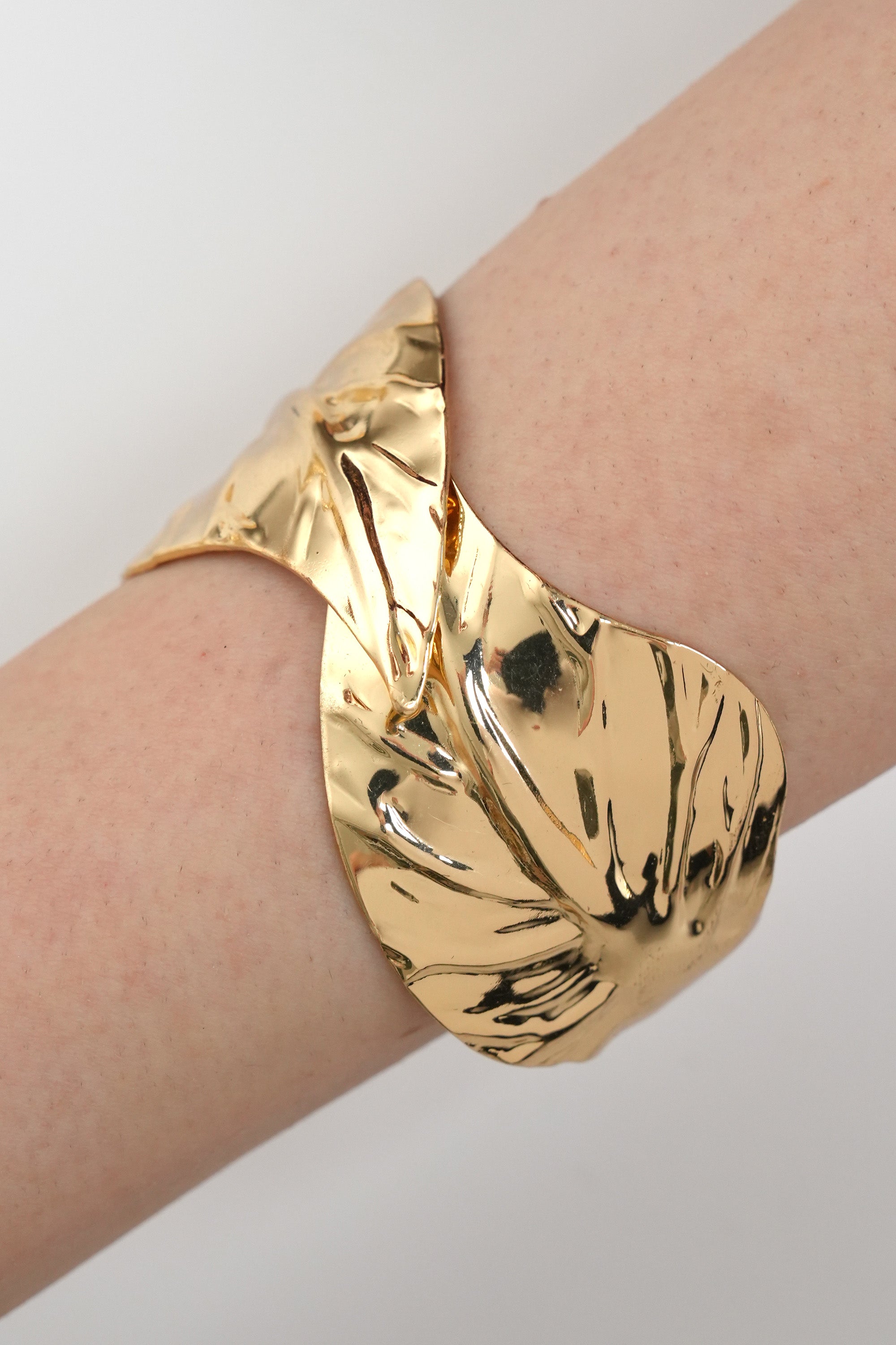 Formun Gücü ZR Model Kelepçe