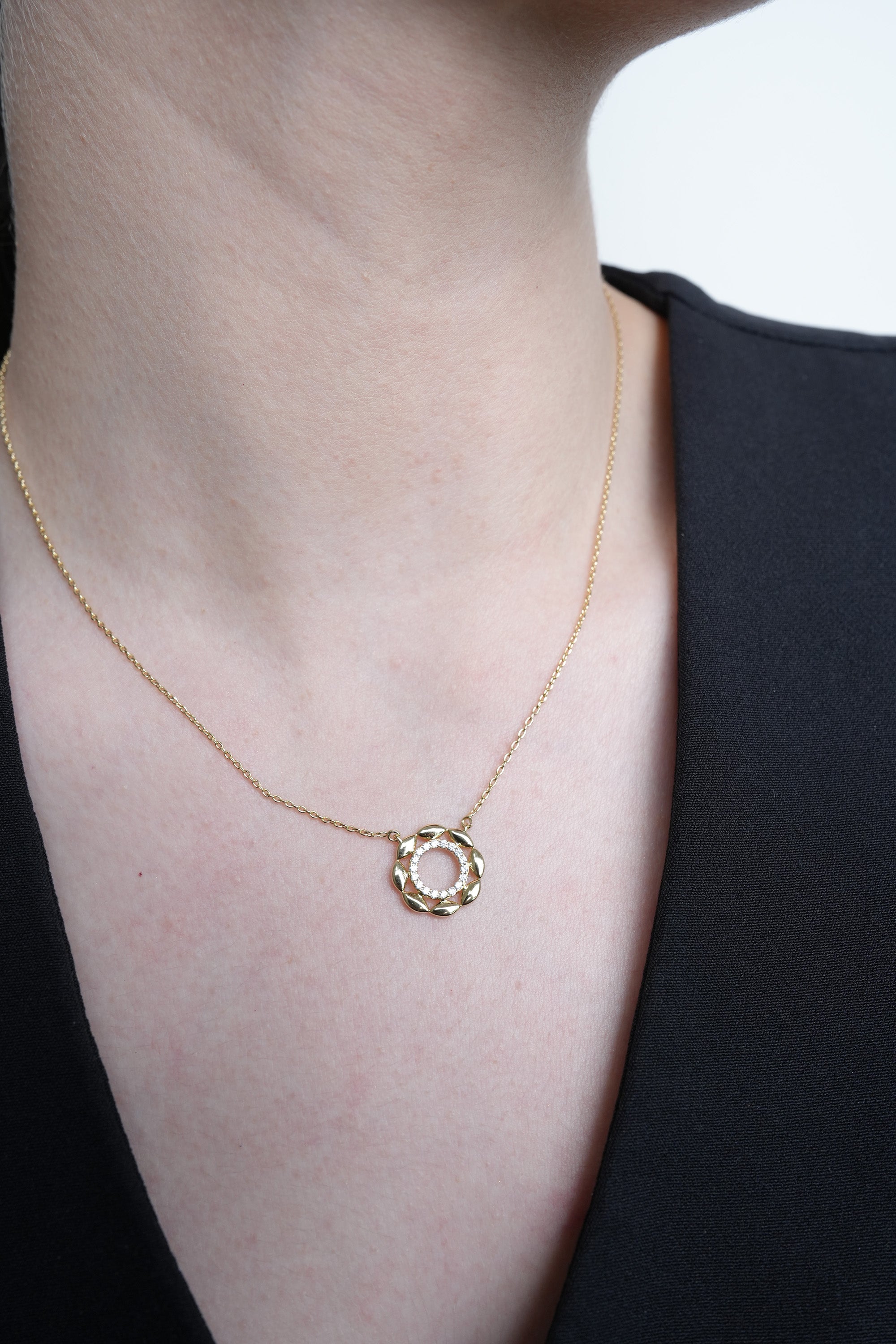 Altın Halkalı Işıltı Xuping Rodyum Kolye