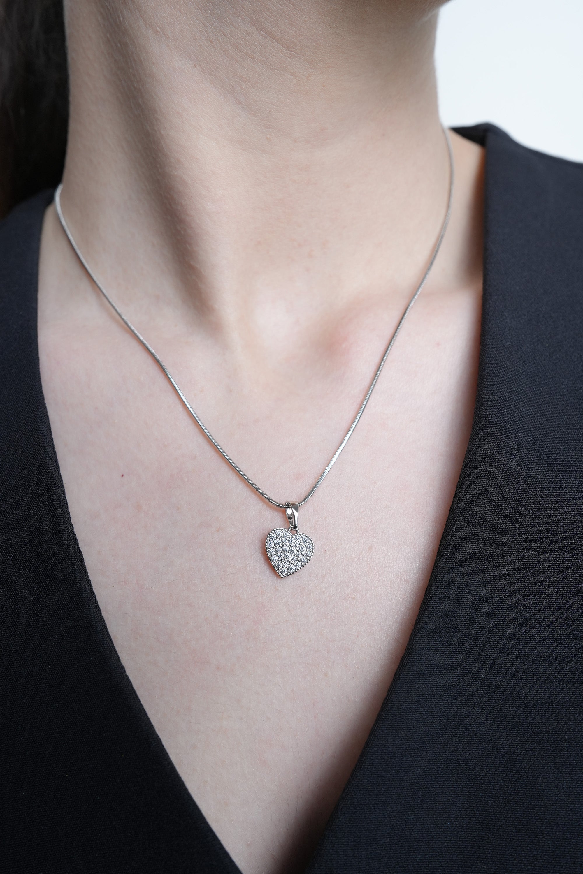 Işık Çizgisi Kalp Xuping Rodyum Kolye