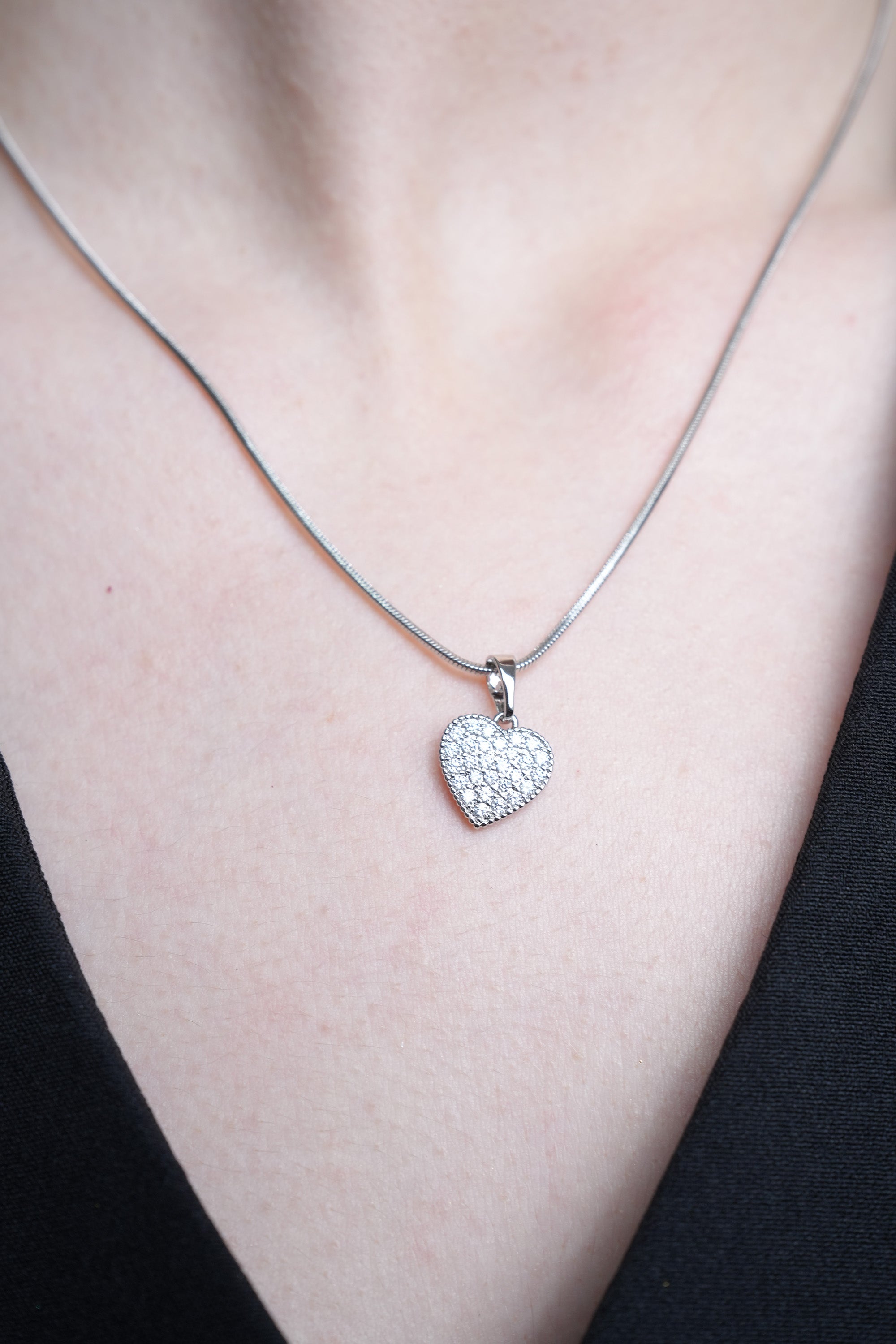 Işık Çizgisi Kalp Xuping Rodyum Kolye